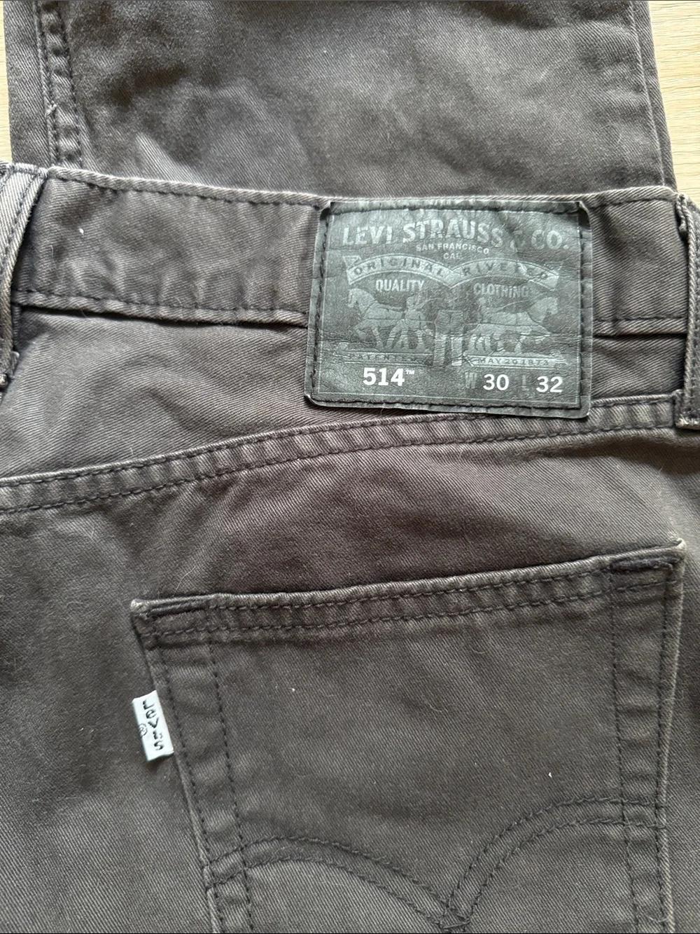 Levi's Slim Straight Jeans in Dark Brown
